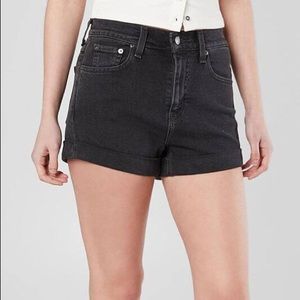 Levi Black Mom Shorts ( new with tags! )